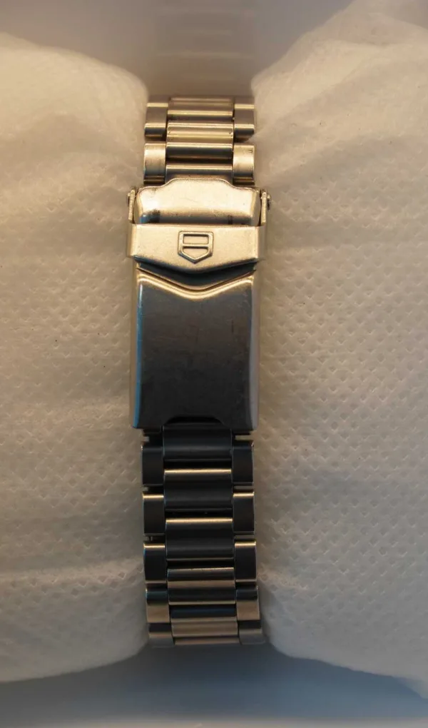 Taghever · RELOJES ANALÓGICOS —Correa de eslabones plateados, caja de acero — imagen 2