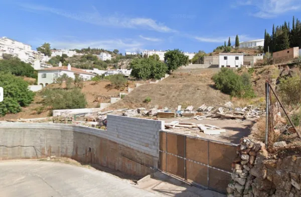L1 - PARCELA URBANA DE 1.575M² EN ALMOGÍA (MÁLAGA)