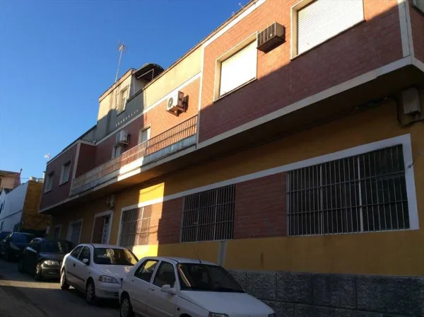 L1 - LOCAL COMERCIAL DESTINADO ACTUALMENTE EN PANADERIA DE 343,35 M² EN LIN — imagen 2