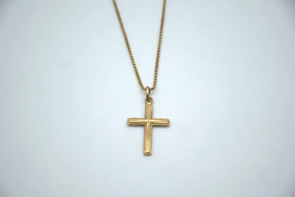 SIN MARCA · CADENAS Y COLLARES — Con colgante cruz 18 … (SUB26-ORO-011-012) — imagen 2