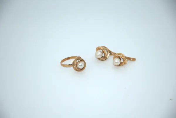 SIN MARCA · CONJUNTOS — Pendientes y anillo oro y perl… (SUB26-ORO-063-001) — imagen 1