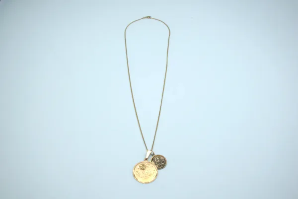SIN MARCA · CADENAS Y COLLARES — Con 2 colgantes moned… (SUB26-ORO-011-019) — imagen 2