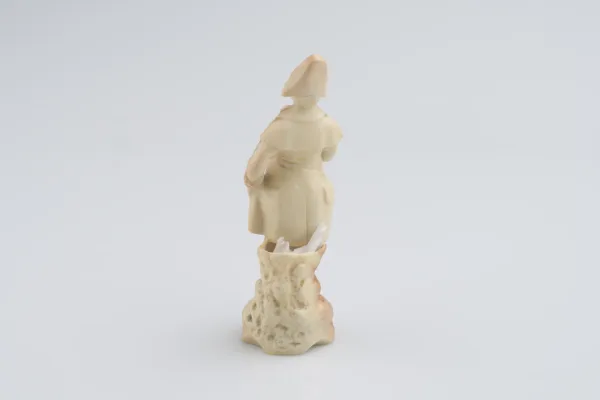 SIN MARCA · VARIOS — Sonajero porcelana biscuit figura… (SUB26-VAR-042-002) — imagen 4