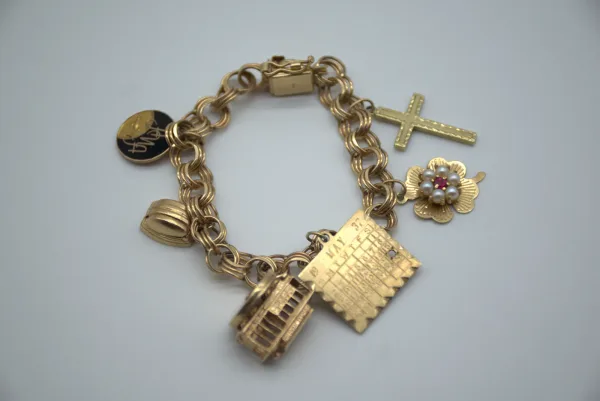 SIN MARCA · PULSERAS — De cadena con colgante trébol, … (SUB26-ORO-003-017) — imagen 1