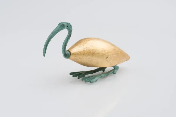 DECORACIÓN Y HOGAR — Figura decorativa Ibis Sagrado (SUB26-HOG-028-001) — imagen 2