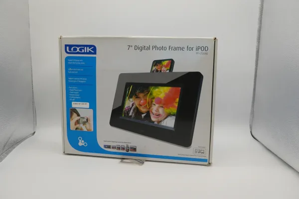 LOGIK · OTROS — Marco digital LOGIK para Ipod (SUB26-INF-038-001) — imagen 3