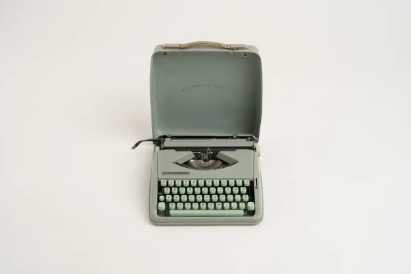 HERMES BABY · VARIOS — Máquina de escribir Hermes baby (SUB26-VAR-032-001) — imagen 4