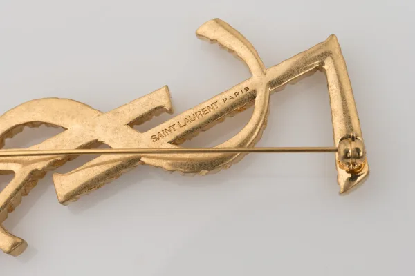 YSL · YSL — Broche dorado (SUB26-BIS-022-001) — imagen 3