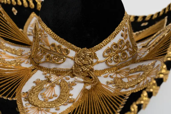 Mexico Lovers · ACCESORIOS — Sombrero mexicano en colo… (SUB26-ACC-026-001) — imagen 2