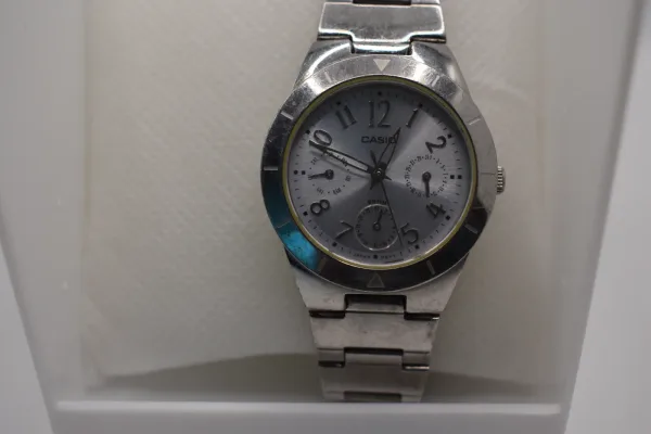 Lote de 10 · Relojes · RELOJES ANALÓGICOS — imagen 3