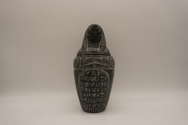 SIN MARCA · VARIOS — Canopo de granito Horus (SUB26-VAR-008-001) — imagen 4