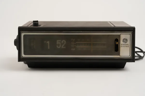 General Electric · VARIOS — Radio despertador General … (SUB26-VAR-040-001) — imagen 4