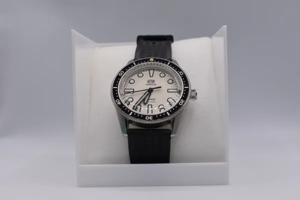 Htd · RELOJES ANALÓGICOS — HTD Correa de goma negra, c… (SUB26-REL-068-001) — imagen 3