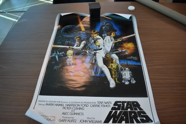 DECORACIÓN Y HOGAR — Póster original de 1977 de Star W… (SUB26-HOG-069-001) — imagen 1