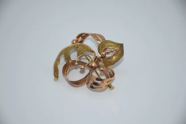 SIN MARCA · VARIOS — Alfiler oro bajo forma de flor 14… (SUB26-ORO-058-001) — imagen 2