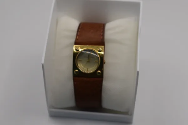 Lote de 10 · Relojes · RELOJES ANALÓGICOS — imagen 1
