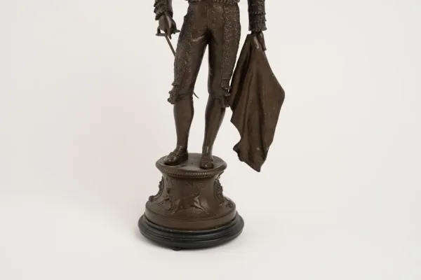 SIN MARCA · DECORACIÓN Y HOGAR — Figura de torero (SUB26-HOG-030-001) — imagen 1