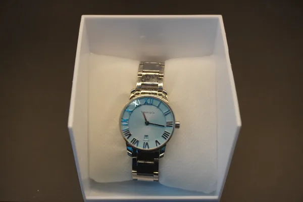 Tifany · RELOJES ANALÓGICOS — TIFANY. Correa de eslabo… (SUB26-REL-164-001) — imagen 1