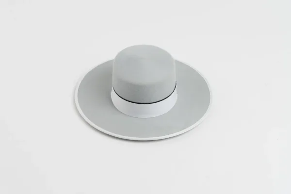 Fernández y Roche · ACCESORIOS — Sombrero mujer Fernán… (SUB26-ACC-027-001) — imagen 1