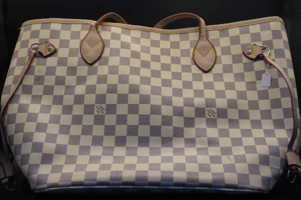 Louis Vuitton · ACCESORIOS — Bolso Louis Vuitton de cu… (SUB26-ACC-010-001) — imagen 2