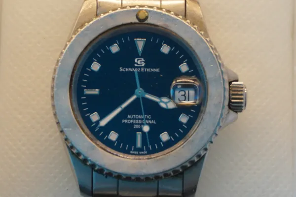 Schwarz · RELOJES ANALÓGICOS — SCHWARZ Correa de eslab… (SUB26-REL-146-001) — imagen 3