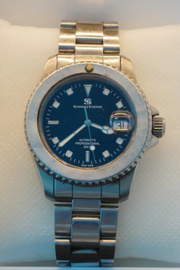 Schwarz · RELOJES ANALÓGICOS — SCHWARZ Correa de eslab… (SUB26-REL-146-001) — imagen 4