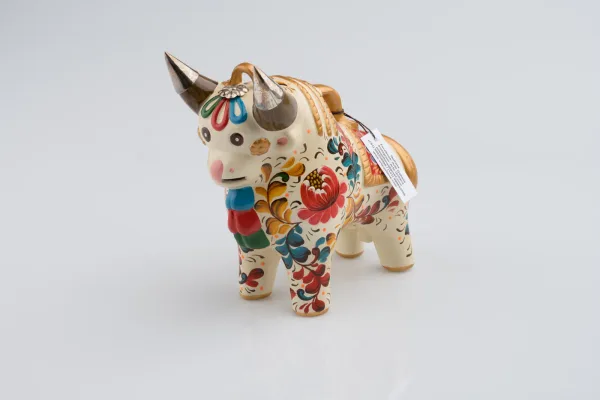 ARTE QOLLANA · DECORACIÓN Y HOGAR — Figura de toro de … (SUB26-HOG-026-001) — imagen 2