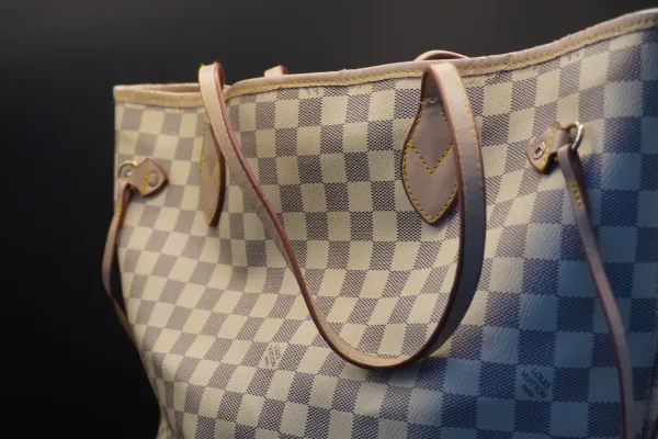 Louis Vuitton · ACCESORIOS — Bolso Louis Vuitton de cu… (SUB26-ACC-010-001) — imagen 4