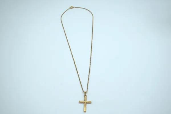 SIN MARCA · CADENAS Y COLLARES — Con colgante cruz 18 … (SUB26-ORO-011-012) — imagen 1