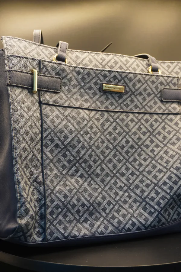 Tommy Hilfiger · ACCESORIOS — Bolso Tote Tommy Hilfige… (SUB26-ACC-015-001) — imagen 4