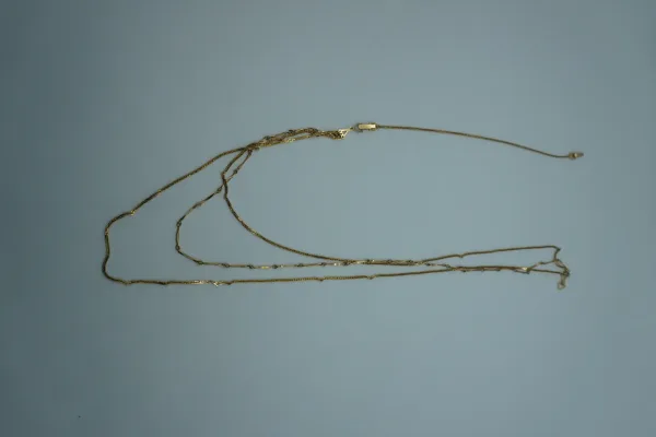 SIN MARCA · CADENAS Y COLLARES — Cadena oro de tres hi… (SUB26-ORO-018-001) — imagen 1