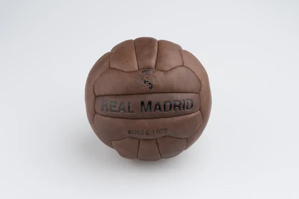 Real Madrid · VARIOS — Balón cuero Real Madrid Since 1… (SUB26-VAR-003-001) — imagen 1