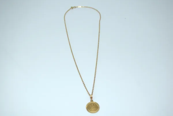 SIN MARCA · CADENAS Y COLLARES — Con colgante virgen y… (SUB26-ORO-011-014) — imagen 3