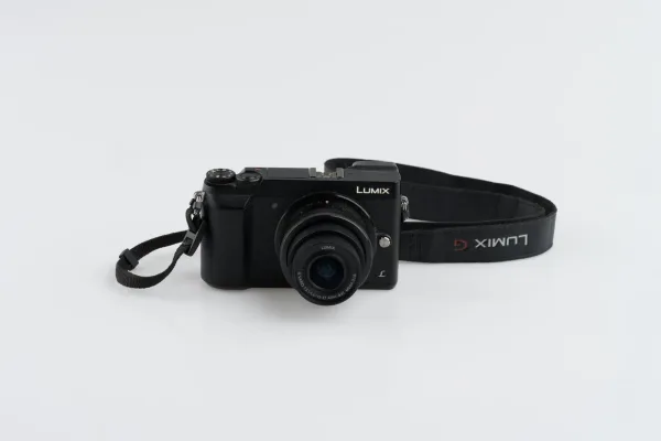 Lote de 2 · Fotografía · COMPACTAS — imagen 4