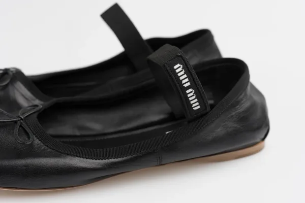 Miu Miu · VESTIMENTA — Ballerinas Miu Miu de piel colo… (SUB26-VES-027-001) — imagen 3