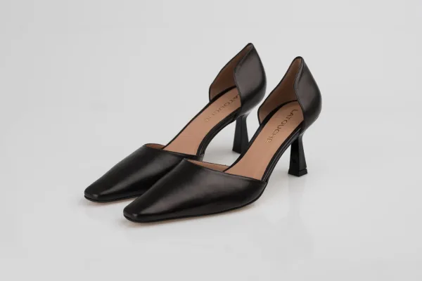 Latouche · VESTIMENTA — Zapatos de tacón Latouche mode… (SUB26-VES-036-001) — imagen 1