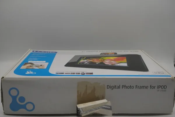 LOGIK · OTROS — Marco digital LOGIK para Ipod (SUB26-INF-038-001) — imagen 2