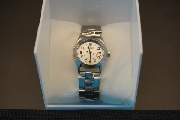 Lote de 4 · Relojes · RELOJES ANALÓGICOS — imagen 2