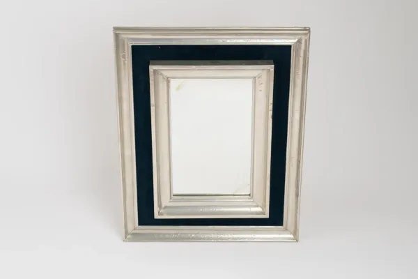 DECORACIÓN Y HOGAR — Espejo moldura azul y hoja de pla… (SUB26-HOG-023-001) — imagen 1