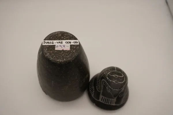 SIN MARCA · VARIOS — Canopo de granito Horus (SUB26-VAR-008-001) — imagen 3