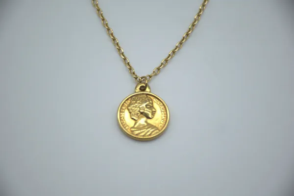 SIN MARCA · CADENAS Y COLLARES — Con colgante moneda c… (SUB26-ORO-011-017) — imagen 2