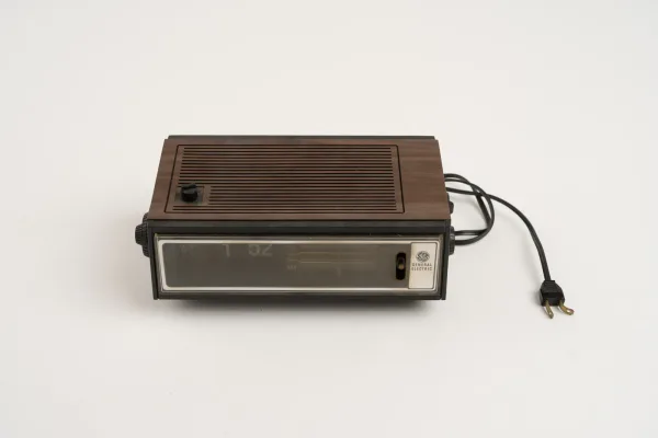 General Electric · VARIOS — Radio despertador General … (SUB26-VAR-040-001) — imagen 3