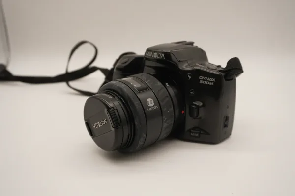 MINOLTA · CÁMARAS — Cámara MINOLTA Dynax 500si, con ob… (SUB26-FOT-004-001) — imagen 4