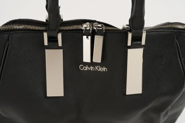 Calvin Klein · ACCESORIOS — Bolso grande Calvin Klein … (SUB26-ACC-013-001) — imagen 1