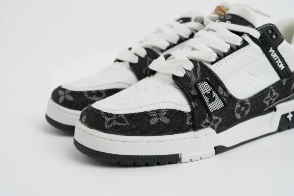 Louis Vuitton · VESTIMENTA — Zapatillas deportivas en … (SUB26-VES-035-001) — imagen 2